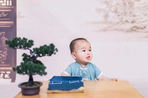 陵水八个月宝宝可以吃盐吗 陵水八个月宝宝可以吃盐吗